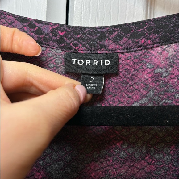 Torrid - Women's Animal Print Purple Patterned Top in Size 2XL - Picture 3 of 8